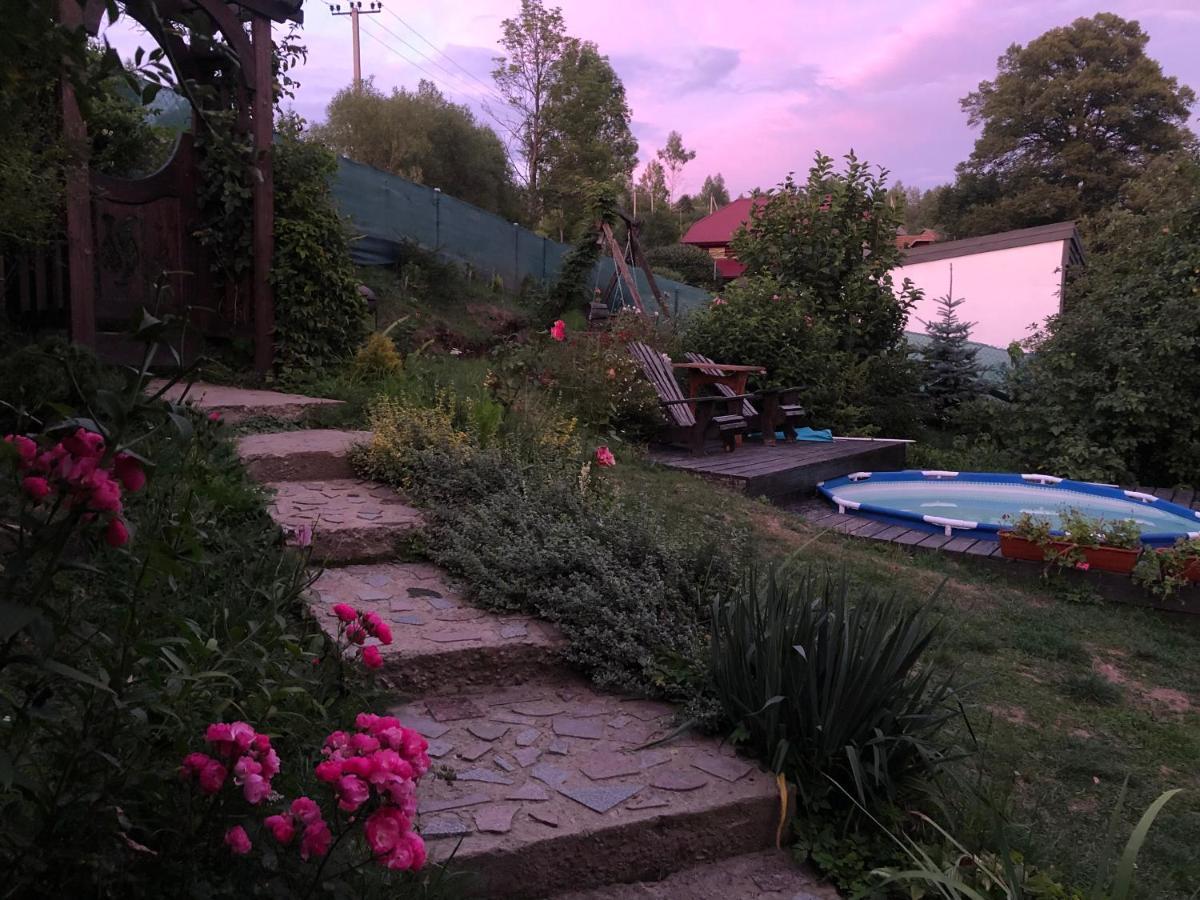 Казковий Дім Та Garden Два Будиночки В Горах З Чаном-Джакузі Slavske Exterior photo